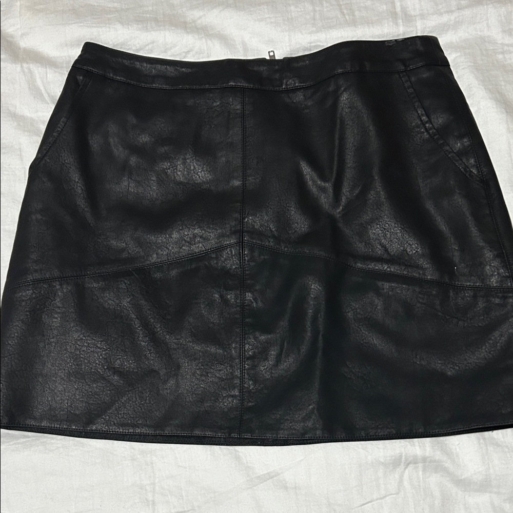 Lulu's Sleek Black Vegan leather Mini Skirt - Picture 3 of 4